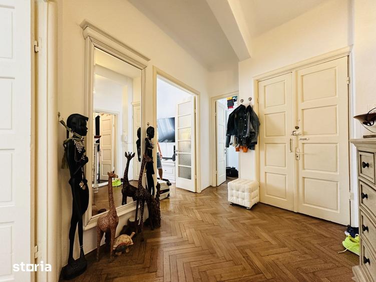 Apartament cu 3 camere decomandat, mobilat în Est