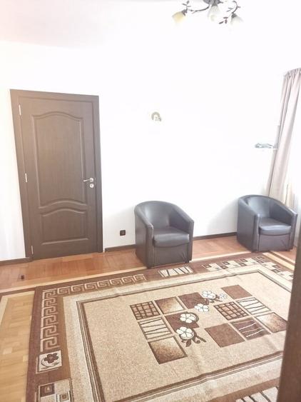 Apartament cu 2 camere semidecomandat în 1 Mai