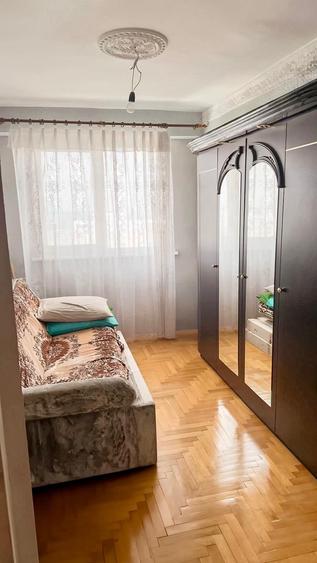 Apartament cu 3 camere decomandat în Micro 19