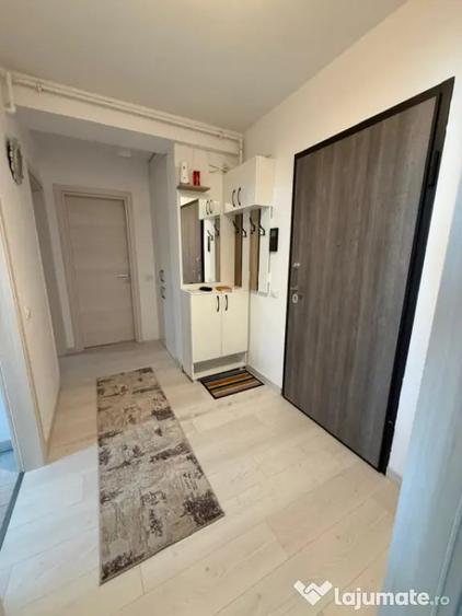 Apartament cu 2 camere decomandat, mobilat în Malu Mare