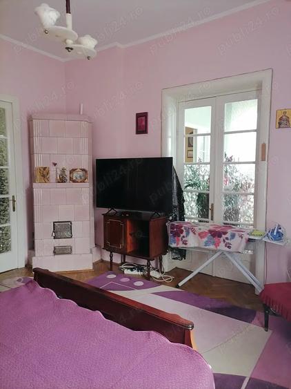 Casă cu 6 camere în Central