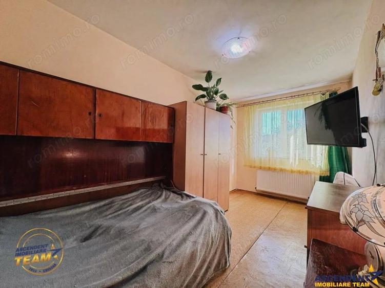 Apartament cu 2 camere decomandat în Florilor