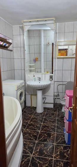 Apartament cu 2 camere decomandat în Micro 6