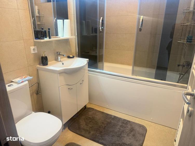 Apartament cu 3 camere decomandat în Matraca