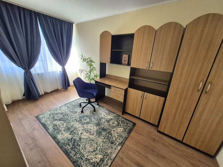 Apartament cu 3 camere semidecomandat în Țiglina 2