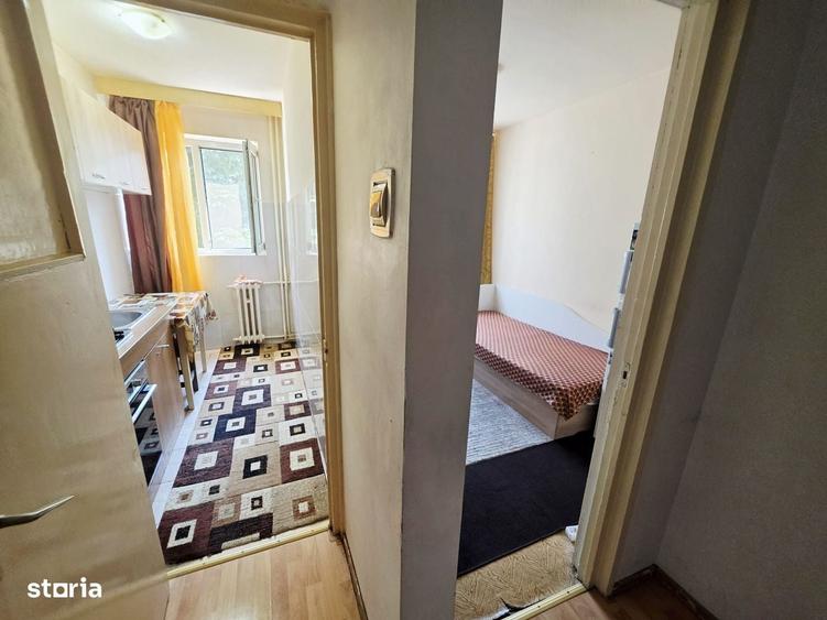 Apartament cu 3 camere nedecomandat în Malu Roșu