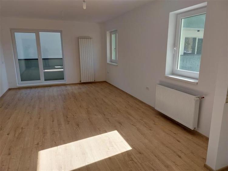 Apartament cu 2 camere semidecomandat în Tractorul — fotografia 3
