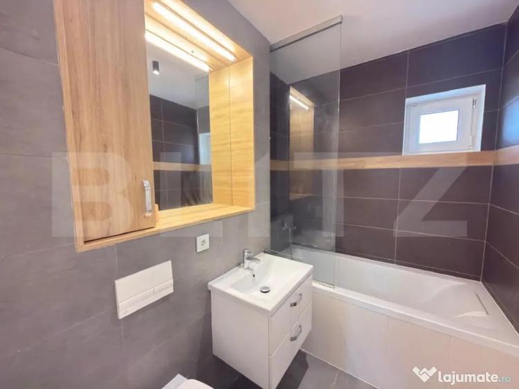 Apartament cu 4 camere decomandat în Central