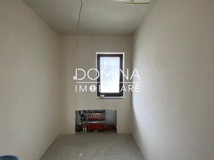 Casă individuală cu 5 camere cu Teren 250 Mp în Central