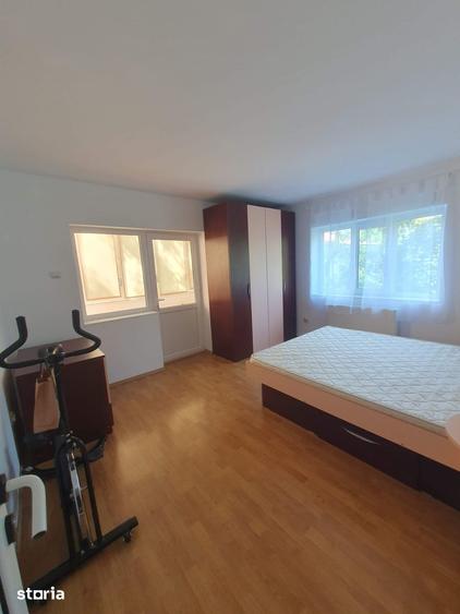 Apartament cu 3 camere decomandat în Tătărași