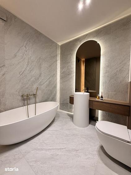 Apartament cu 4 camere în Unirii