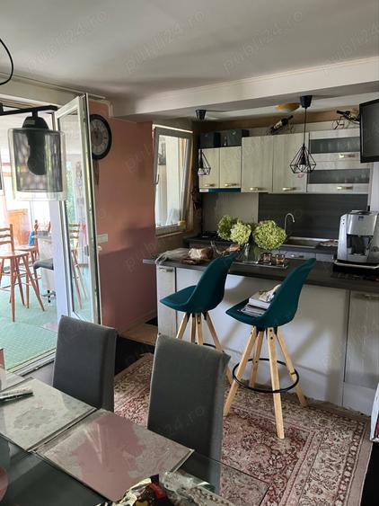 Casă cu 6 camere cu Teren 284 Mp în Poiana