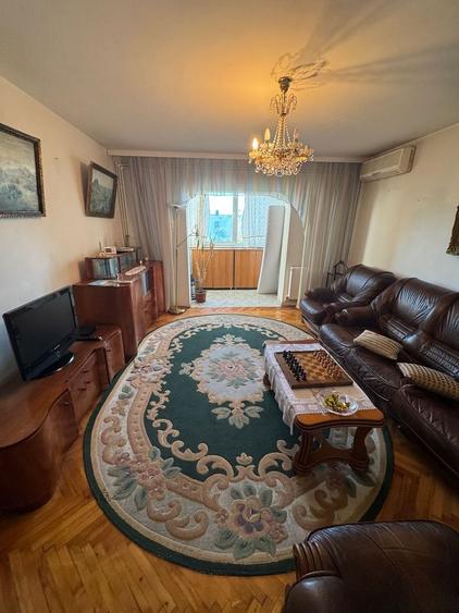 Apartament cu 3 camere decomandat, mobilat în Ultracentral
