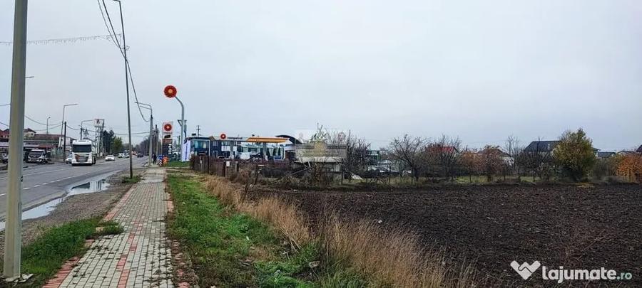 Teren de 27223 mp, în Est