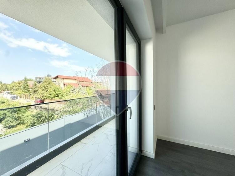 Casă individuală cu 6 camere cu Teren 422 Mp în Pipera