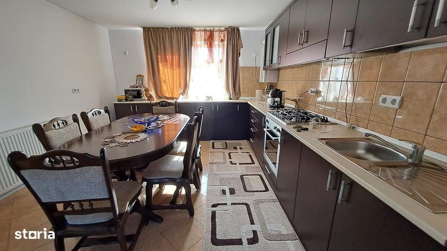 Casă cu 4 camere în Săcălășeni