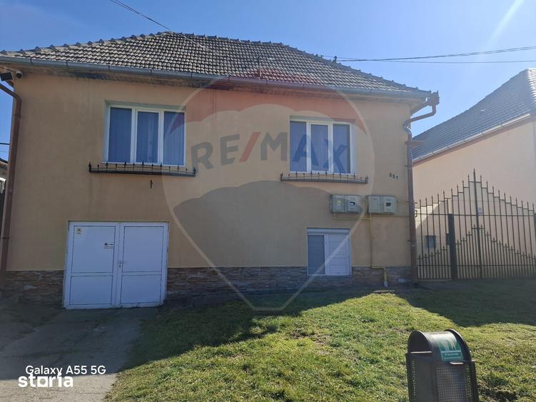 Casă cu 4 camere cu Teren 702 Mp în Axente Sever
