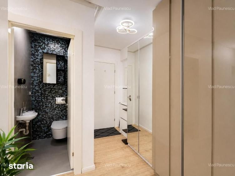 Apartament cu 3 camere semidecomandat în Tei