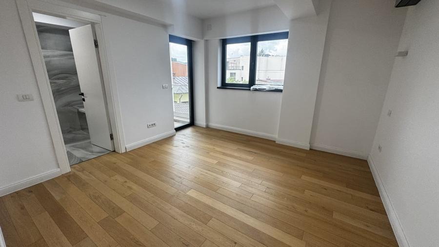 Apartament cu 3 camere decomandat în Dorobanți