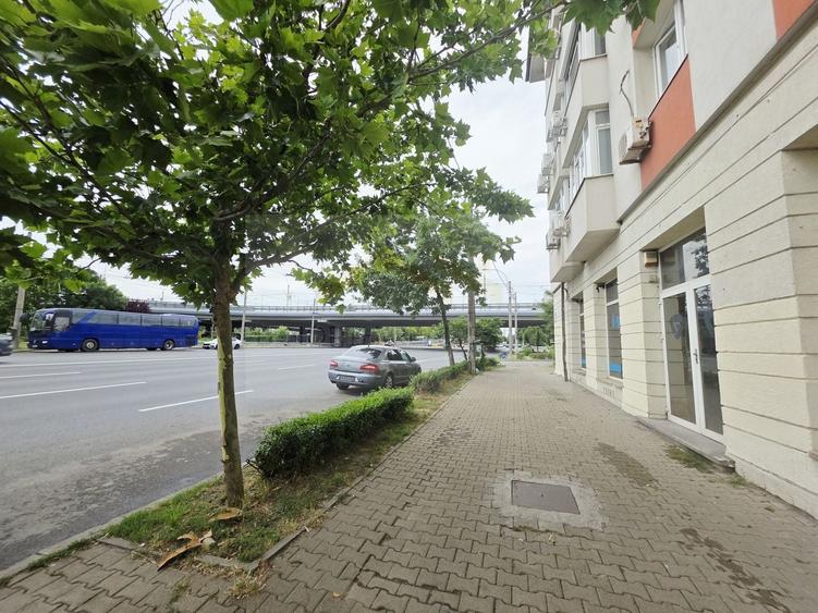 Spațiu comercial, de 300 mp, în Grivița