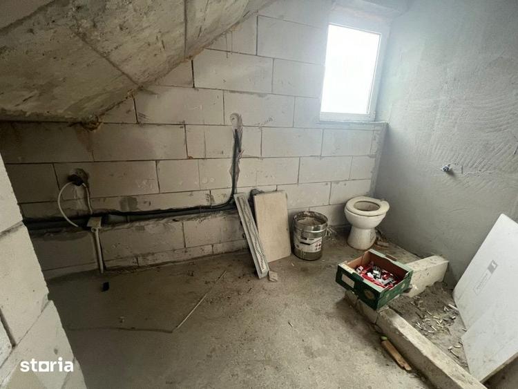 Casă cu 5 camere cu Teren 500 Mp în Chinteni