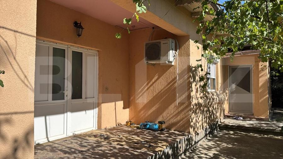 Casă individuală cu 5 camere cu Teren 1350 Mp în Periferie