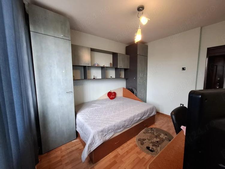 Apartament cu 3 camere semidecomandat în Ultracentral