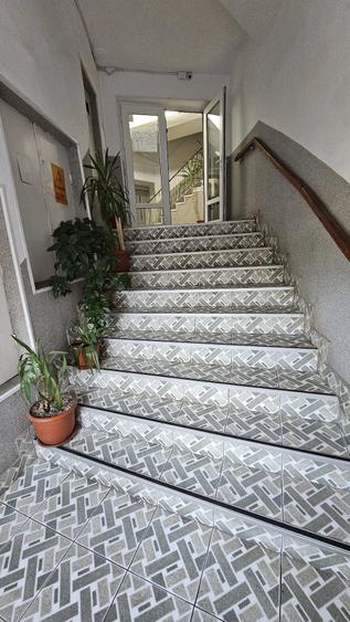 Inchiriez apartament 3 camere - 2