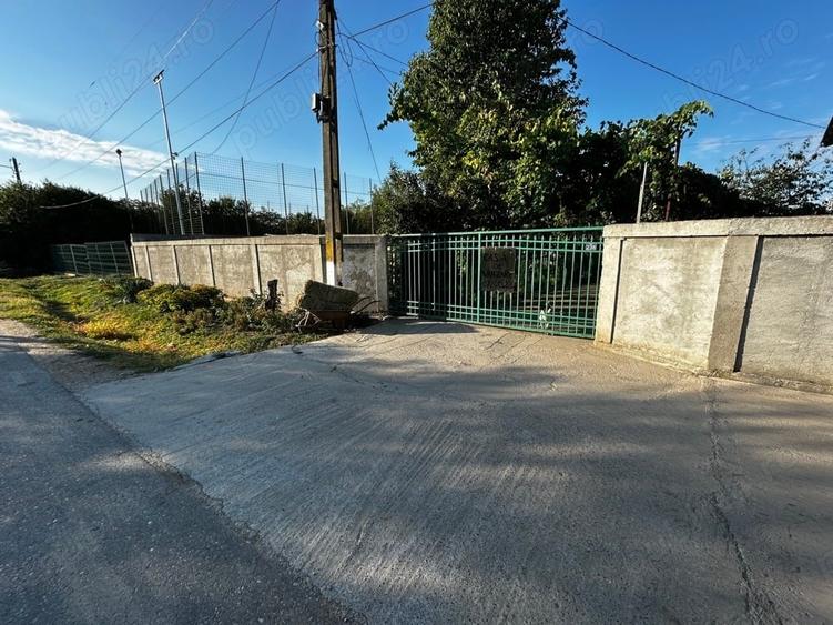 Casă cu 4 camere cu Teren 1070 Mp în Poiana