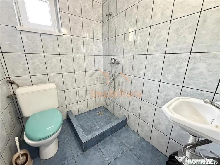 Casă cu 20 camere cu Teren 247 Mp în Sânmartin