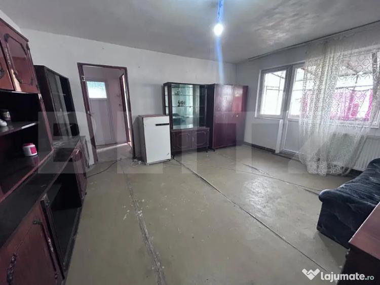 Apartament cu 2 camere semidecomandat în Plopilor