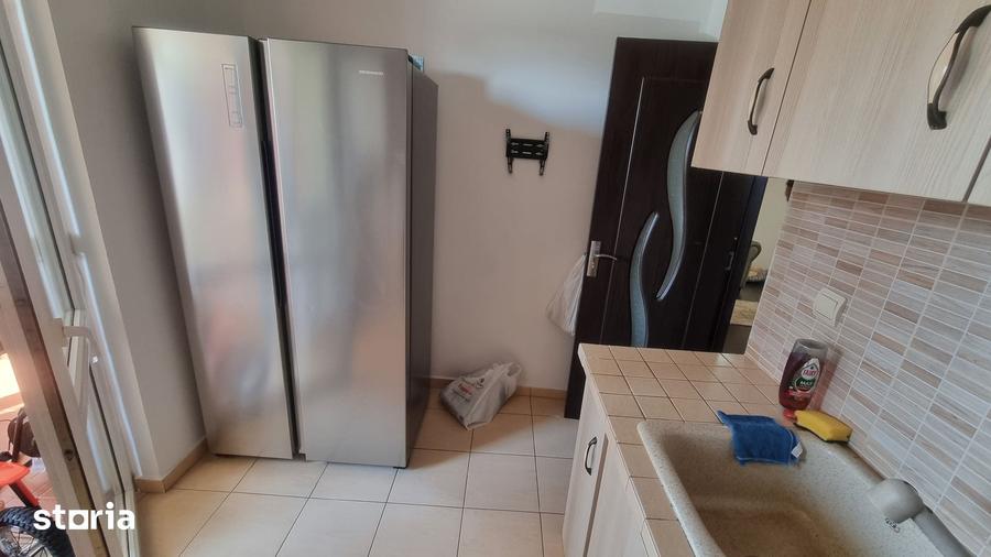 Apartament cu 3 camere semidecomandat în Miroslava