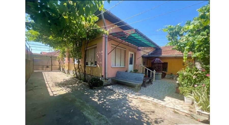 Casă individuală cu 7 camere cu Canalizare în Șibot
