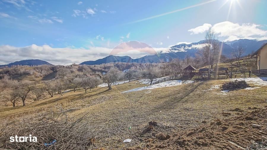 Teren de 2495 mp, în Bran