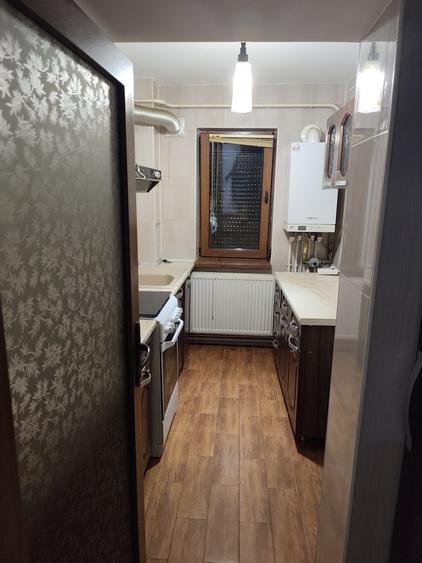 Apartament cu 4 camere semidecomandat în Central