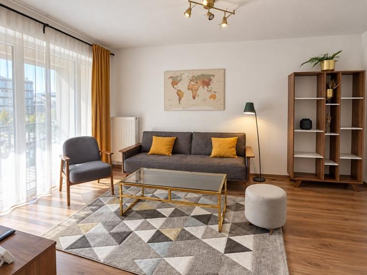 Apartament cu 2 camere decomandat în Tractorul