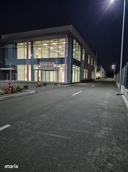 Spațiu comercial, de 1,200 mp, în Central