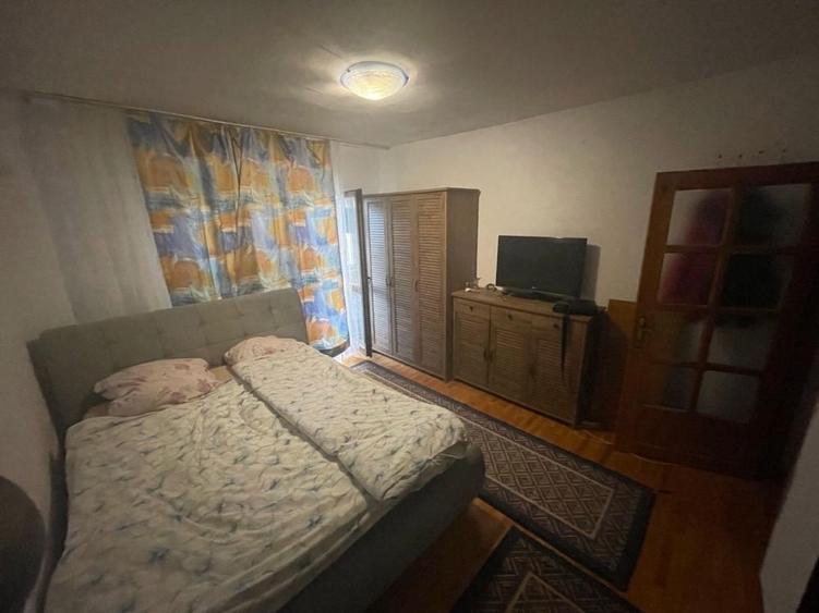 Apartament cu 3 camere decomandat în Exterior Vest