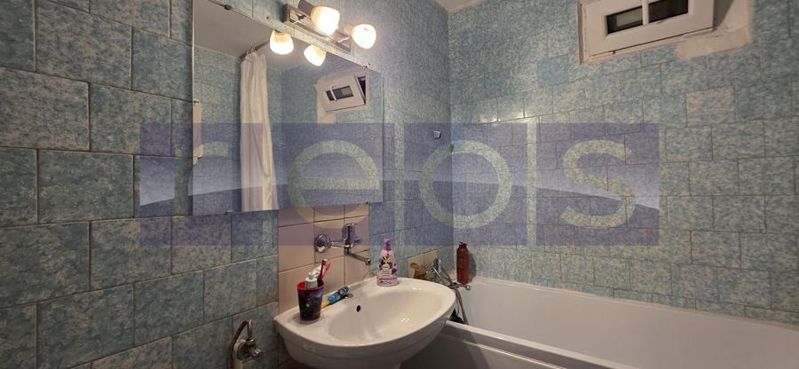 Apartament cu 4 camere semidecomandat, mobilat în Dristor