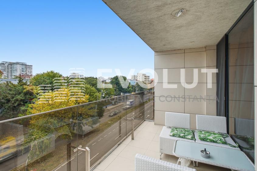 Apartament cu 3 camere decomandat, mobilat în Faleza Nord