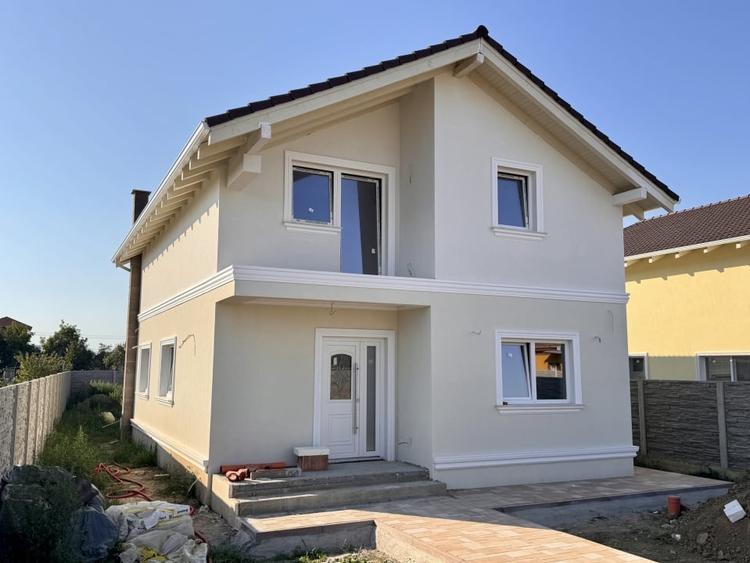 Casă individuală cu 5 camere cu Teren 500 Mp în Bucovăț (Remetea Mare)