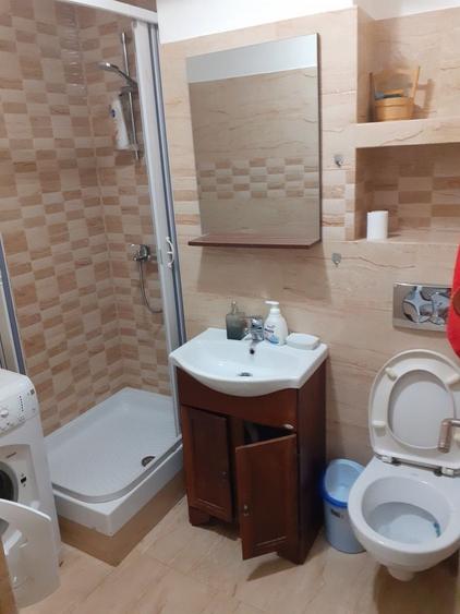 Garsonieră decomandată în Central