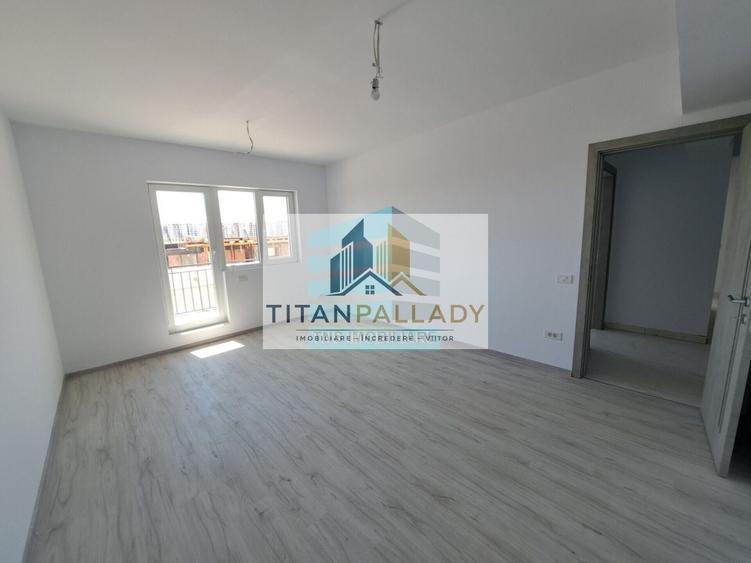 Apartament cu 3 camere decomandat în Titan