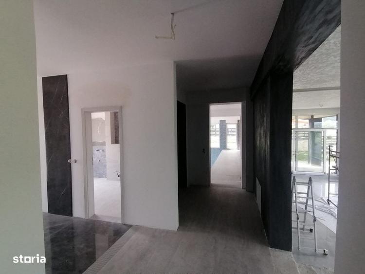 Casă cu 4 camere în Prislop