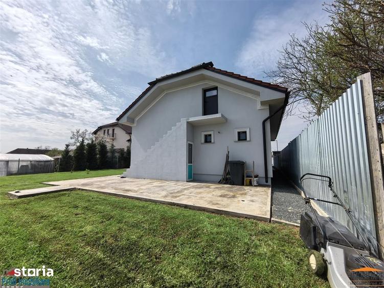 Casă cu 6 camere cu Teren 1523 Mp în Livada