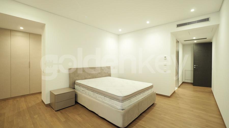 Apartament cu 5 camere semidecomandat, mobilat în Primăverii