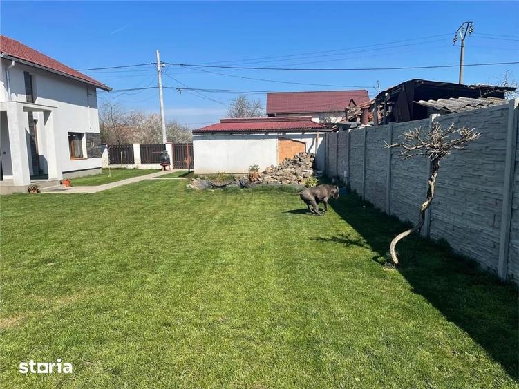Casă cu 6 camere cu Teren 995 Mp în Ronaț