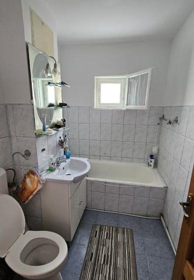 Apartament cu 3 camere decomandat în Obcini