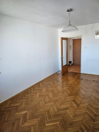 Apartament cu 3 camere circular în Drumul Taberei