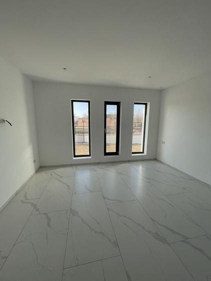 Casă cu 4 camere în Câmpineanca